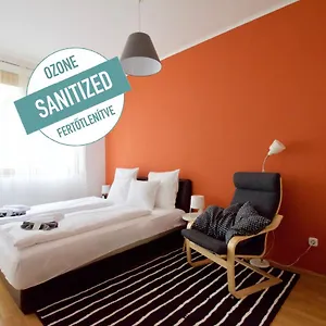 creative-apartment-kazinczy-52.inbudapesthotels.com/