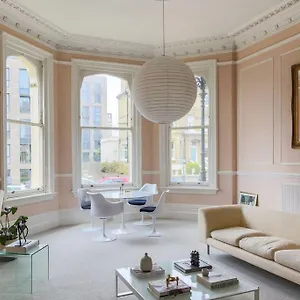 apt-stylish-mansion-seaviews-hove-free-parking.brighton-hotels-england.com/
